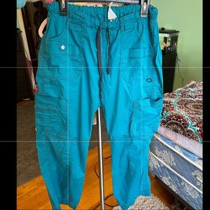 Woman’s scrub pants size medium